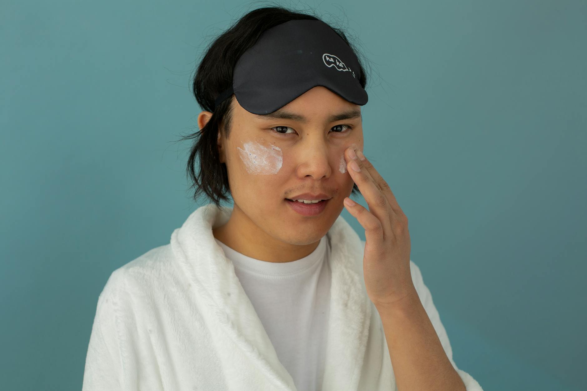 Common Mistakes People Make With Sunscreen and Acne Medications