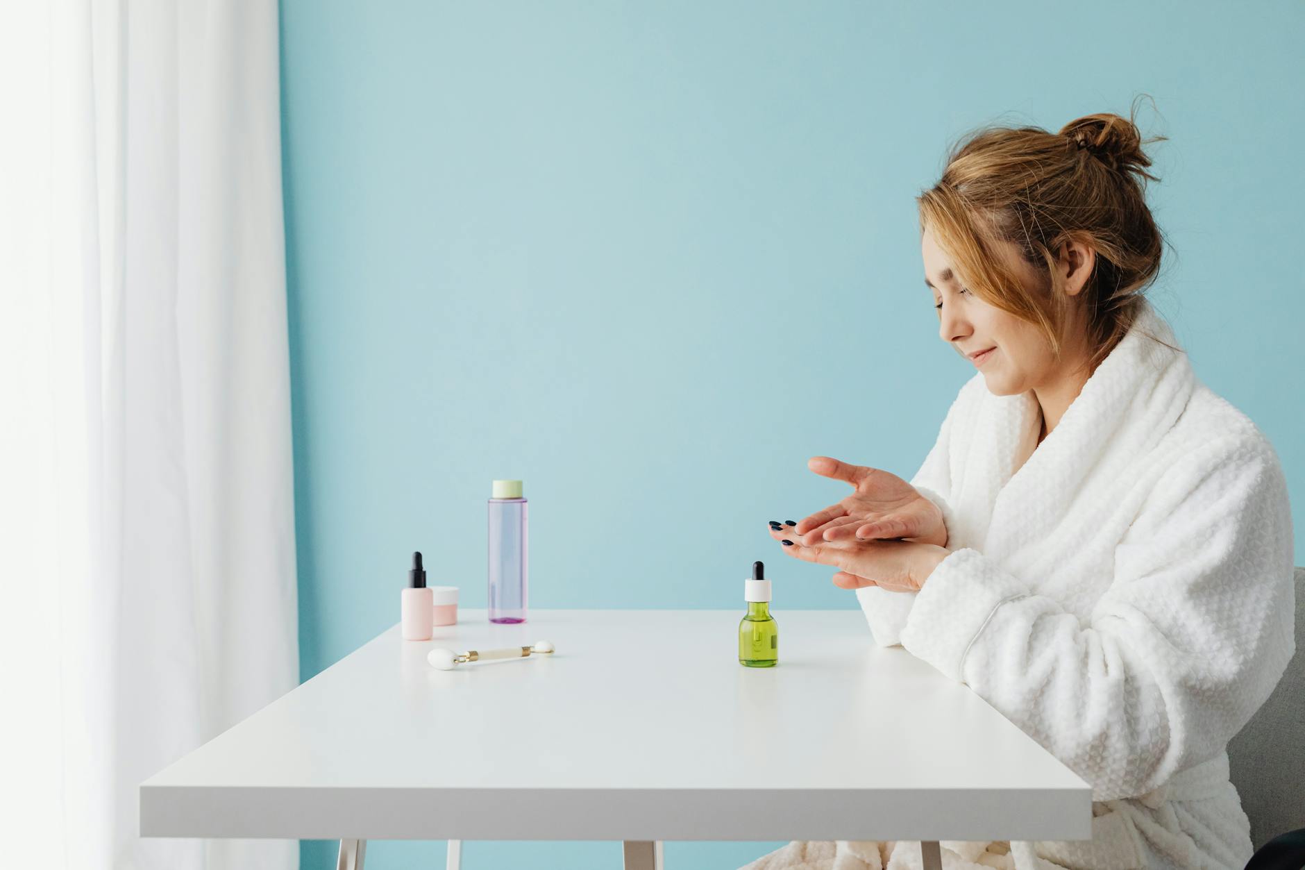 Hormonal Acne vs. Typical Acne—Why Standard Skincare Knowledge Isn't Always Applicable
