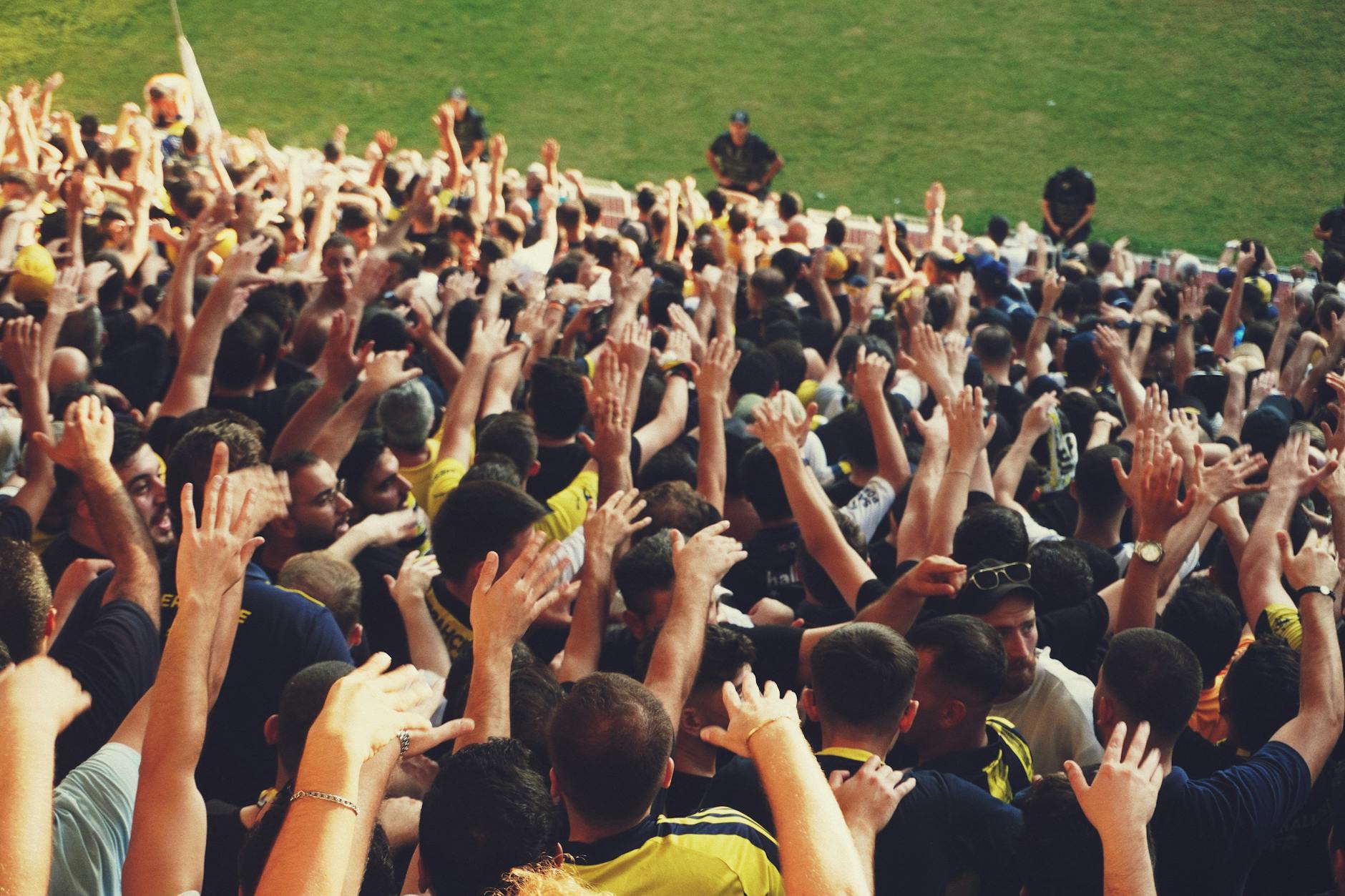 Why Do So Many People Use Cleansers That Make Their Acne Worse?