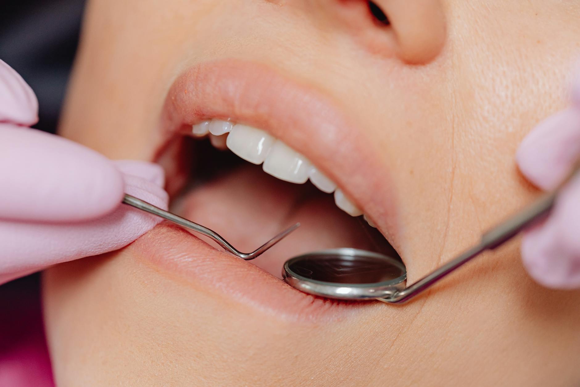 Why Don't Oral Antibiotic Users Know About Sunscreen Requirements?