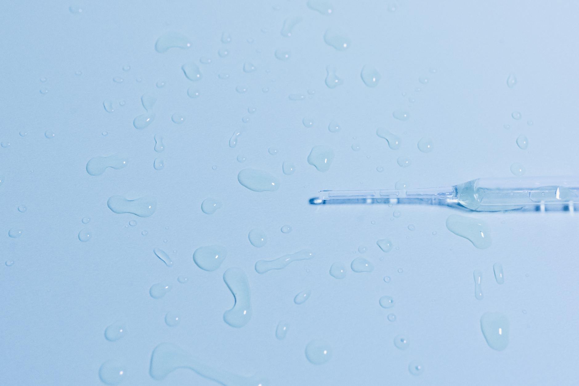 Why Salicylic Acid Penetrates Pores Better Than Glycolic Acid