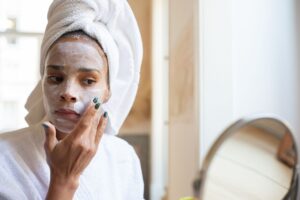 At Least 28% of Adults With Persistent Acne Have Experienced A Simple 3-Step Routine Is More Effective Than a 10-Step Routine - Featured image
