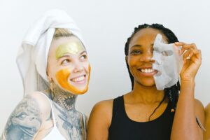 At Least 34% of Estheticians Treating Acne Believe That Professional Extractions Are Safer Than DIY Pimple Popping - Featured image