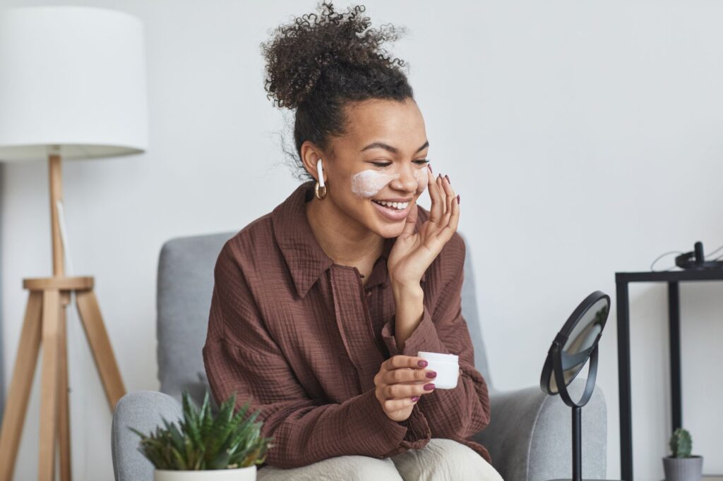At Least 46% of People Who Pick at Their Skin Believe That Their Face Mask Material Matters for Preventing Maskne - Featured image