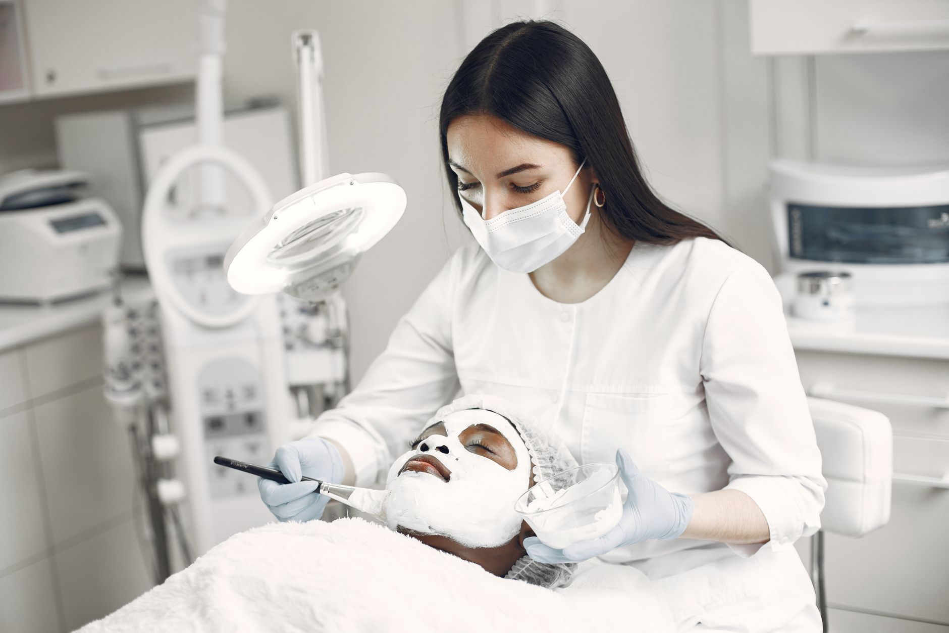 At Least 60% of Estheticians Treating Acne Believe That Switching Products Every 2 Weeks Prevents Any Treatment From Working - Featured image