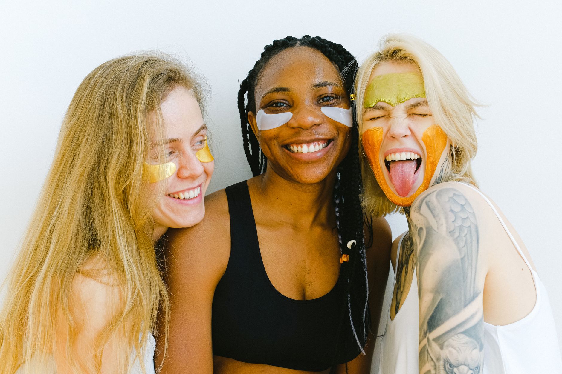 At Least 61% of People With Acne and Anxiety Have Experienced Chemical Sunscreens Can Irritate Acne-Prone Skin More Than Mineral - Featured image