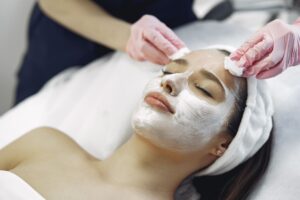 At Least 81% of Estheticians Treating Acne Are Unaware That Professional Extractions Are Safer Than DIY Pimple Popping - Featured image