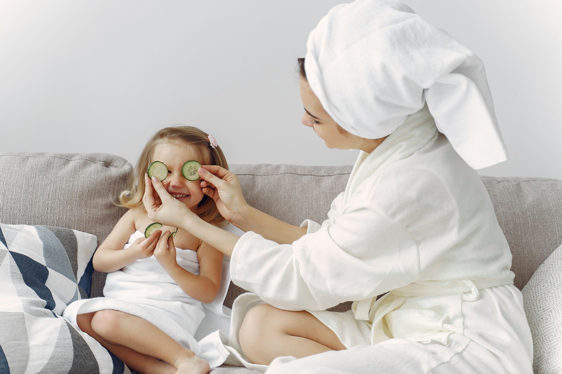 At Least 83% of Parents of Teens With Acne Have Experienced Fabric Softener Residue on Pillowcases Can Irritate Acne-Prone Skin - Featured image