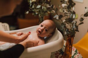 Baby's Serious Health Condition Doctors Incorrectly Diagnosed As Infant Acne - Featured image