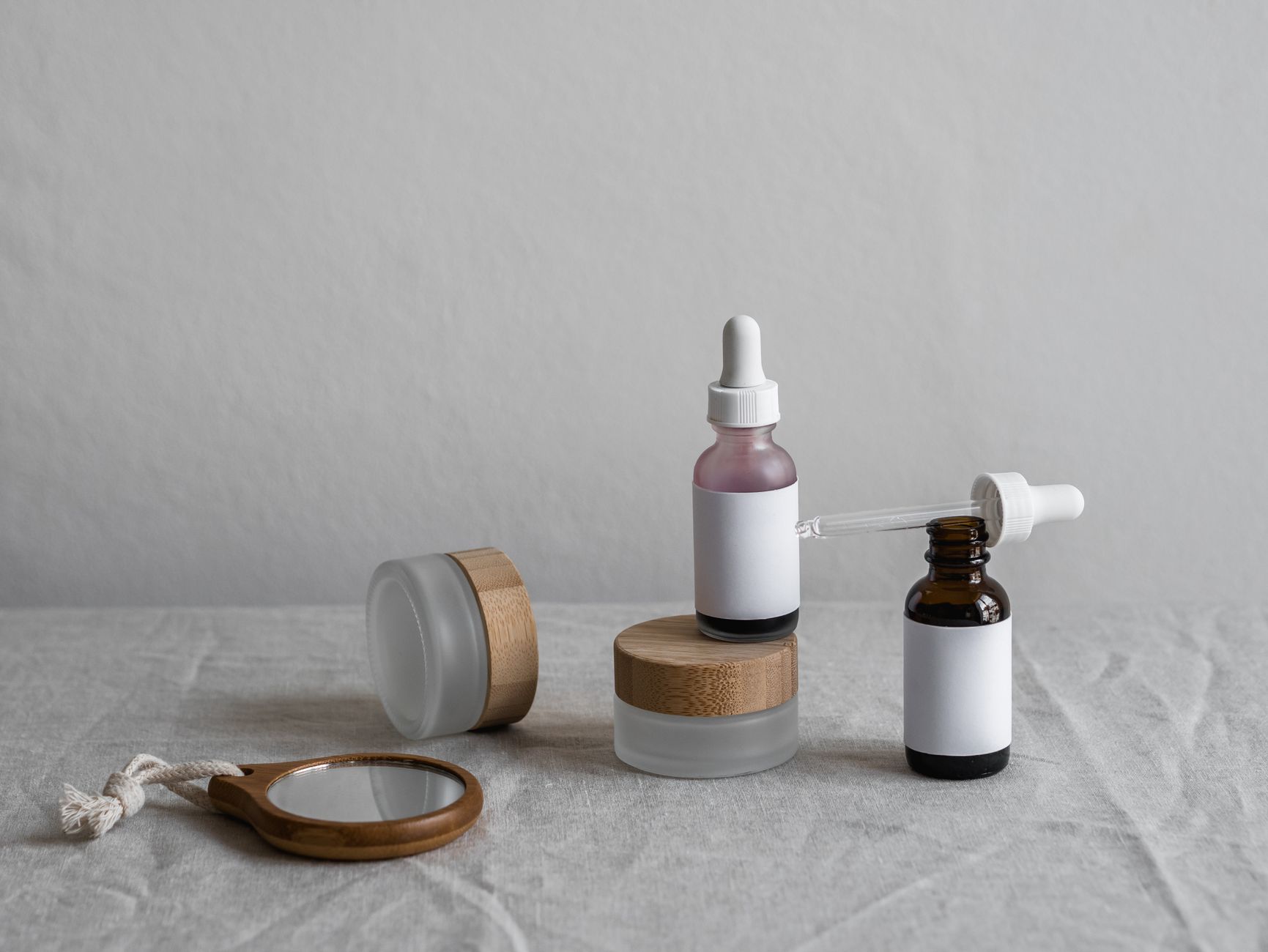 Retinol products dermatologists recommend for anti-aging and fine lines - Featured image