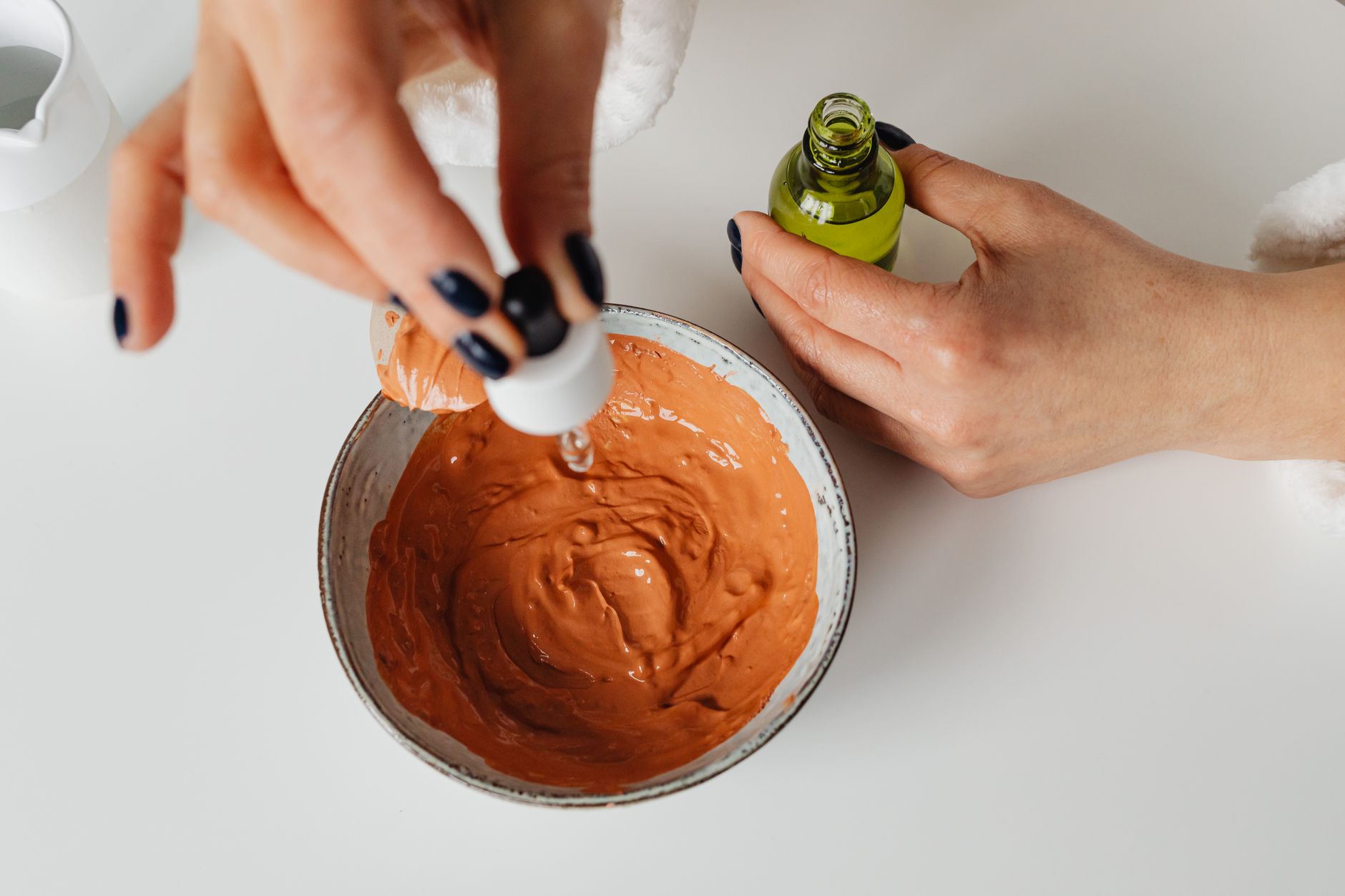Skincare Ingredient Levels Climb New Report Shows Niacinamide Trend Data - Featured image