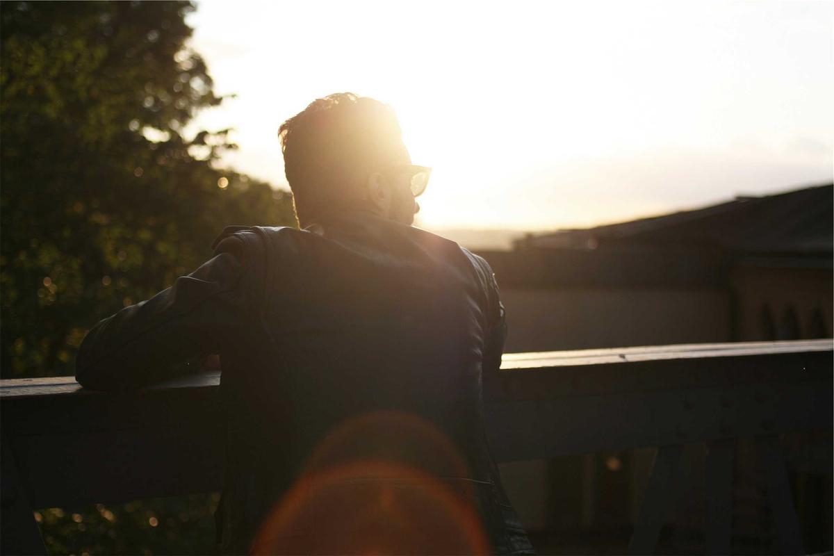Why UV Rays Penetrate Cloud Cover and Reach Your Skin on Overcast Days
