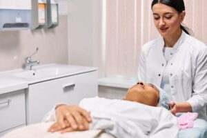 At Least 18% of Patients on Accutane Don't Realize That Their Face Mask Material Matters for Preventing Maskne - Featured image
