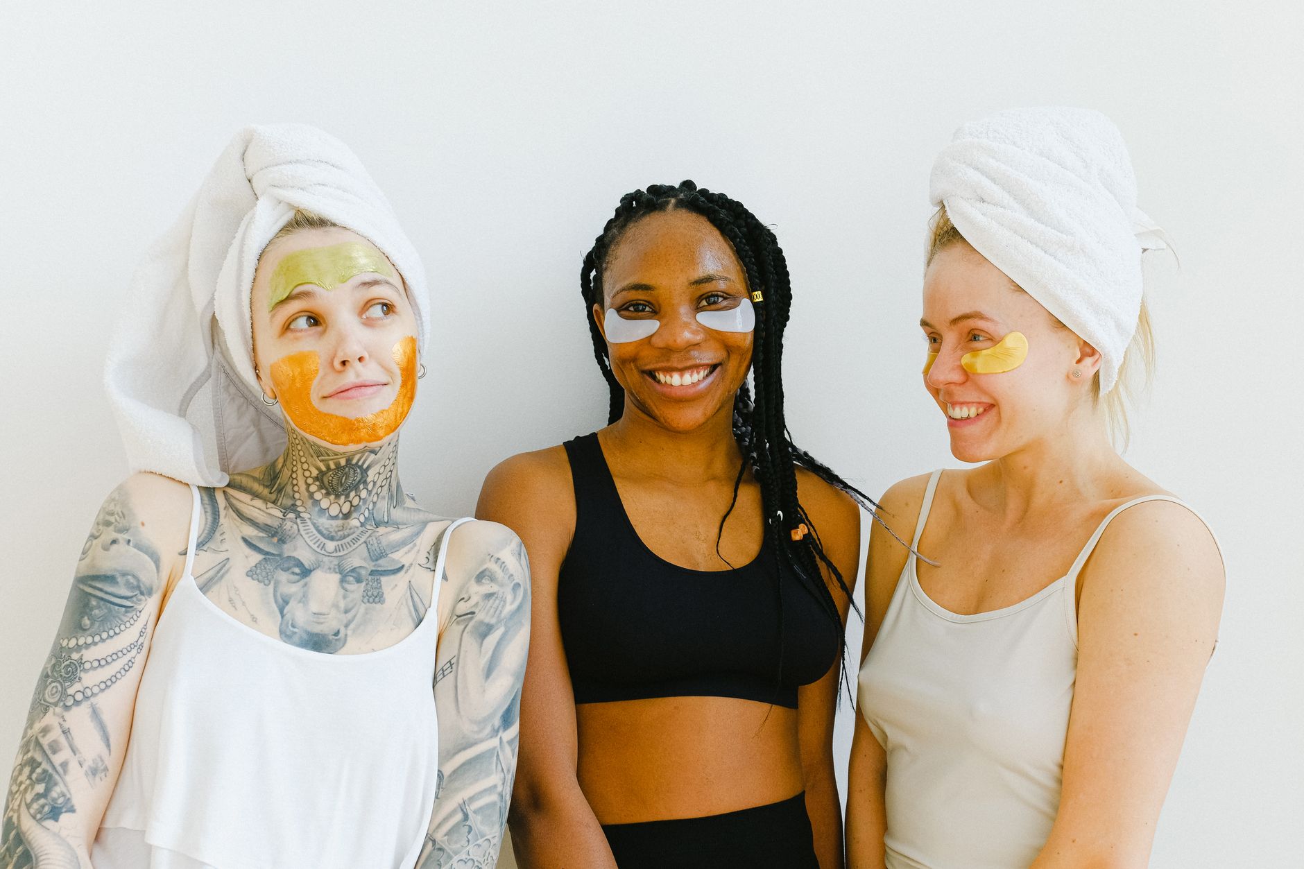 At Least 31% of Women Over 40 With Acne Don't Know That Their Hair Products May Be Causing Forehead and Temple Breakouts - Featured image