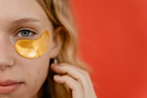 Retinal Beats Tretinoin: The Skincare Ingredient Transforming Mature Skin - Featured image