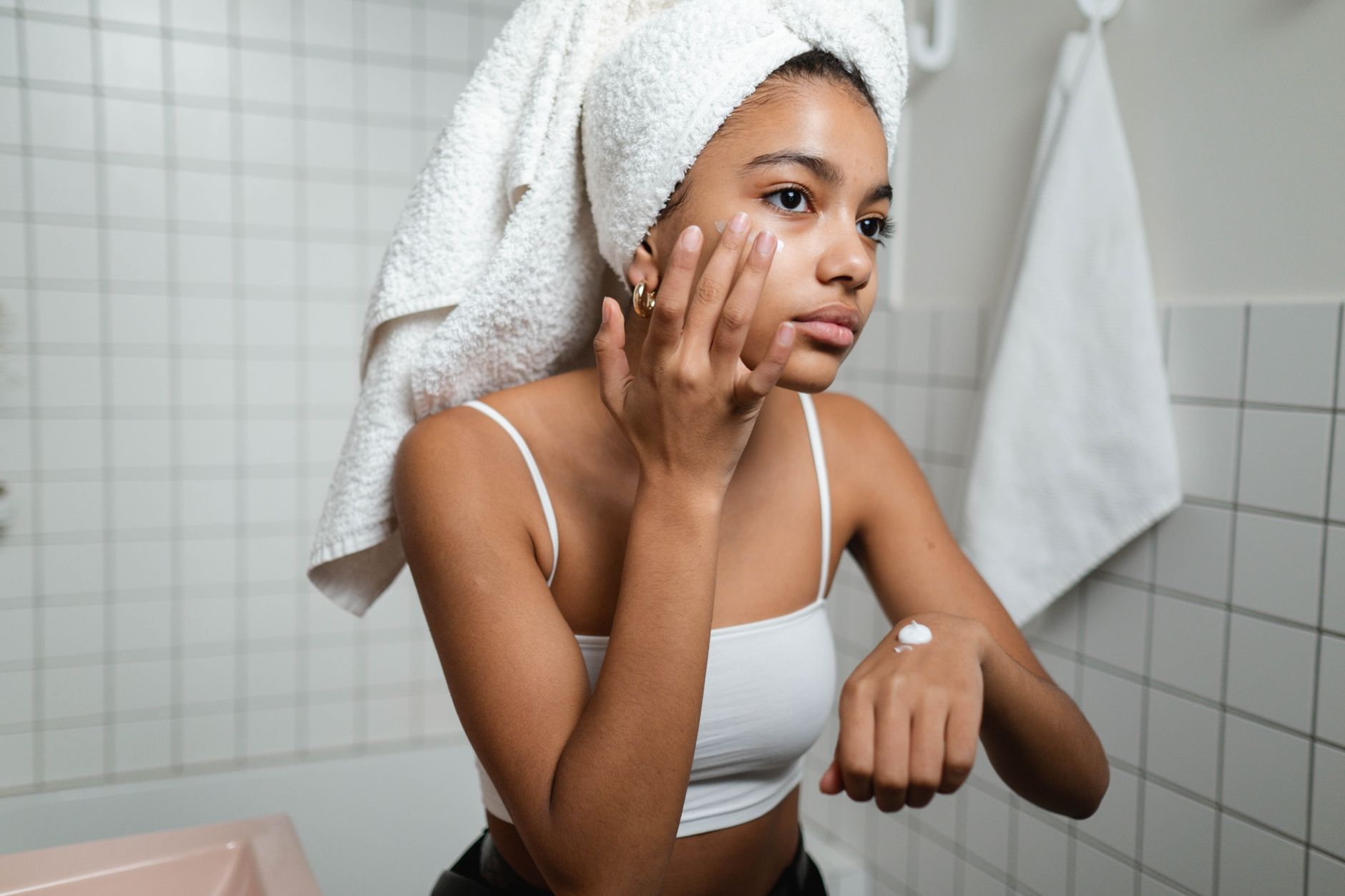 Moisturizers and Acne FAQ for September 2026: Source-Checked Answers to Common Questions - Featured image