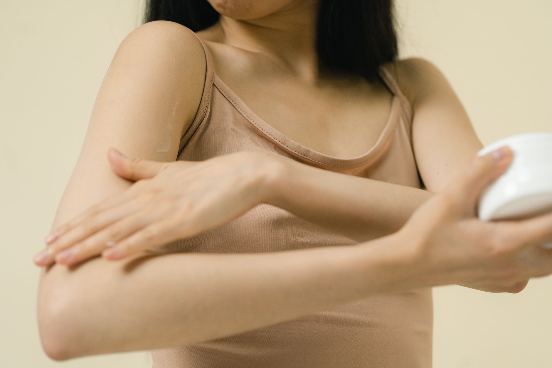 Adult Female Acne Antiandrogen Treatments in a 2026 Review: What Researchers Still Need to Learn for Adults With Persistent Acne - Featured image