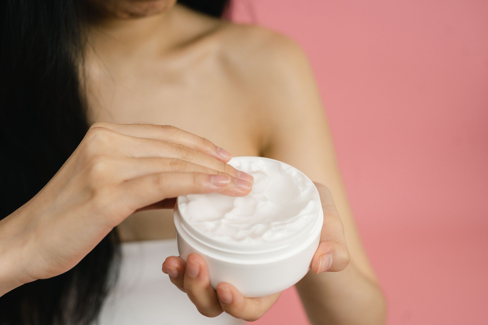 Best Moisturizer for Acne-Prone Skin: Ingredients to Look For - Featured image