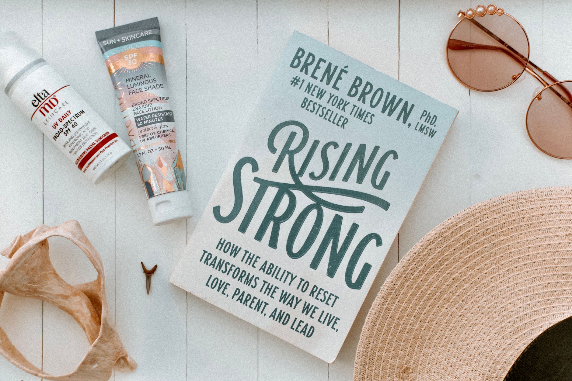 Best Sunscreen for Acne-Prone Skin: Mineral vs Chemical Formulas - Featured image