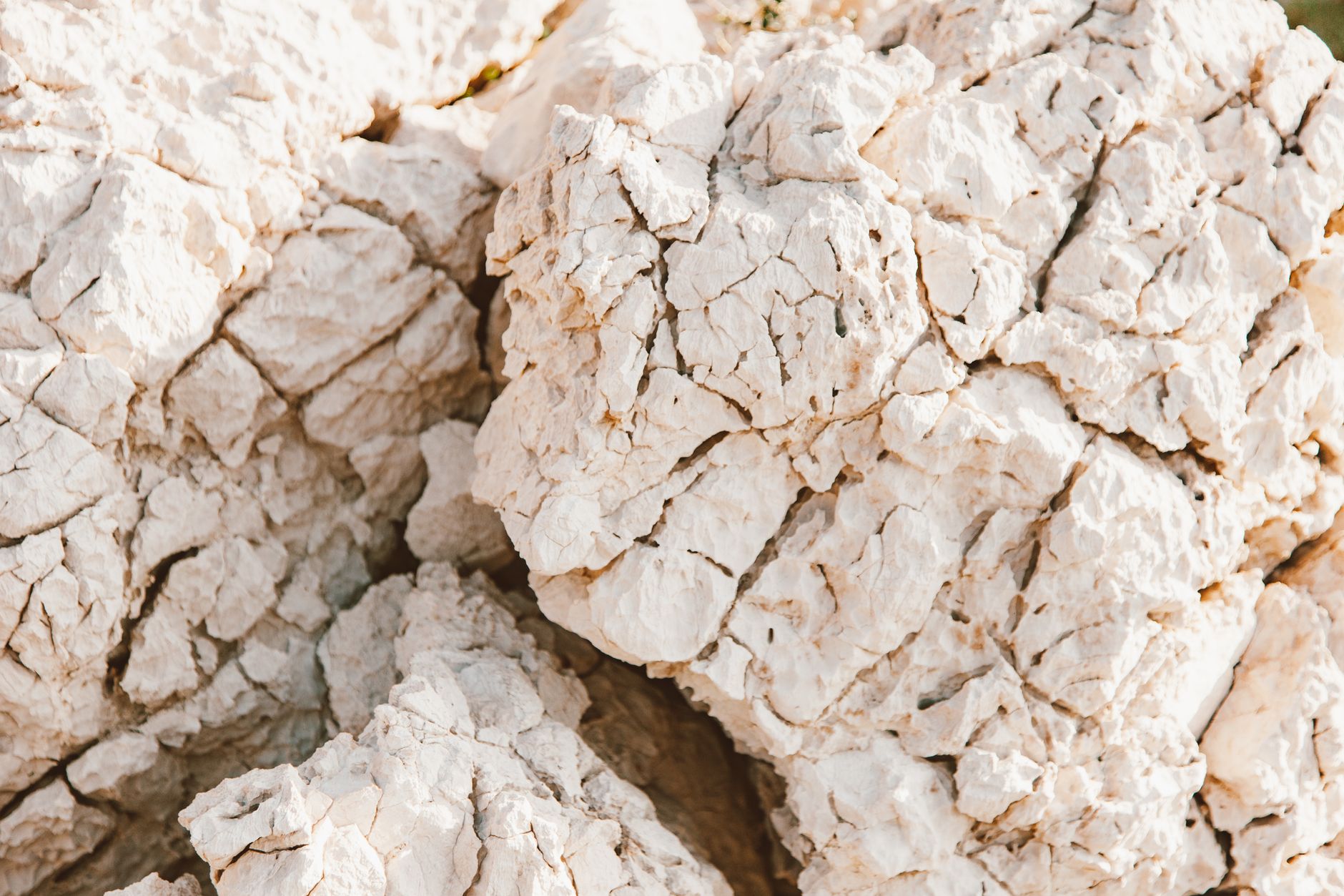 Calcium Hydroxylapatite With CO2 Laser for Acne Scars in 2026: How People With Atrophic Acne Scars Can Avoid Overreading the Headline - Featured image