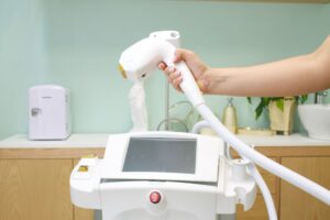 Can a Dermatologist Remove Blackheads Safely in One Visit? - Featured image