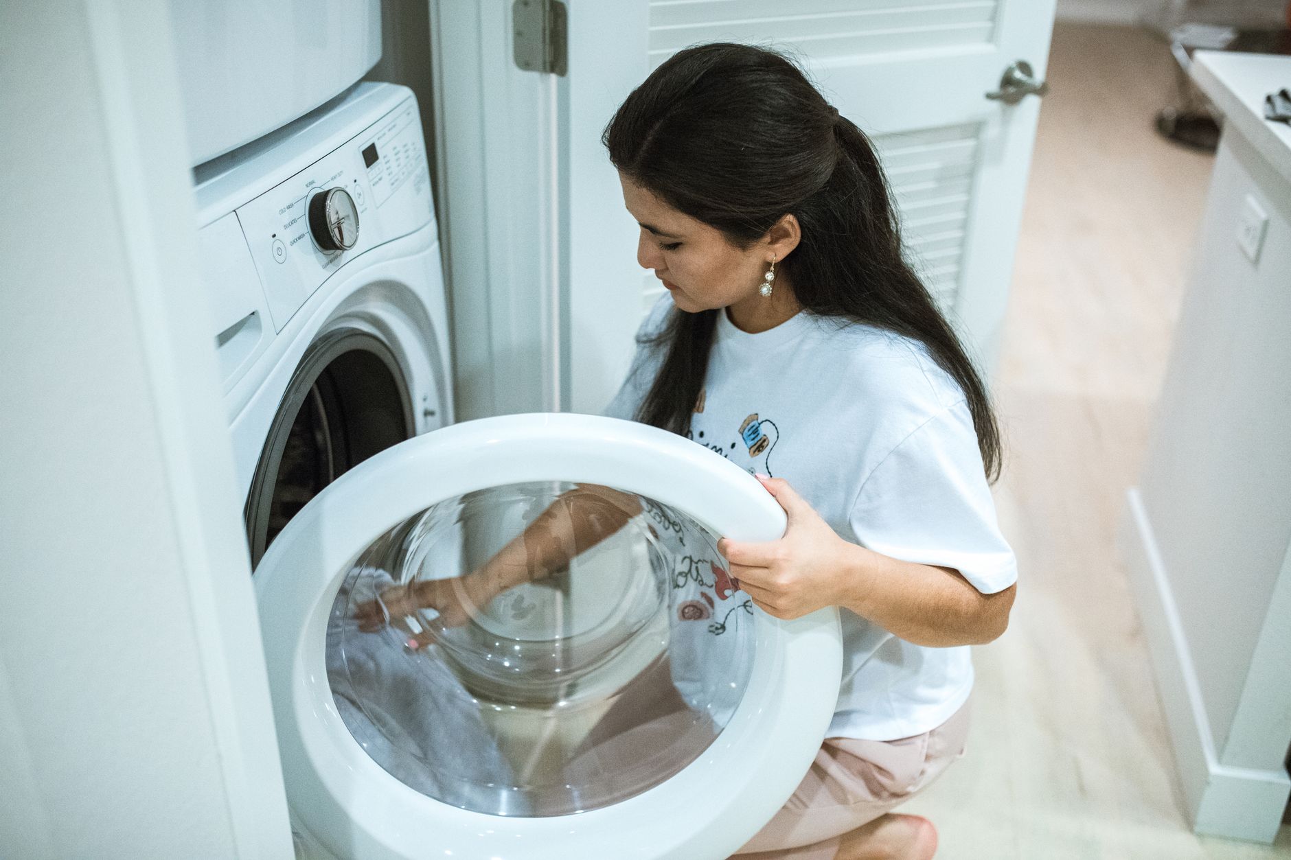 Can Laundry Detergent Trigger Chest Breakouts? - Featured image