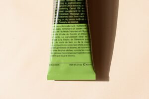 Does an Oil Cleanser Help or Worsen Blackhead-Prone Skin? - Featured image