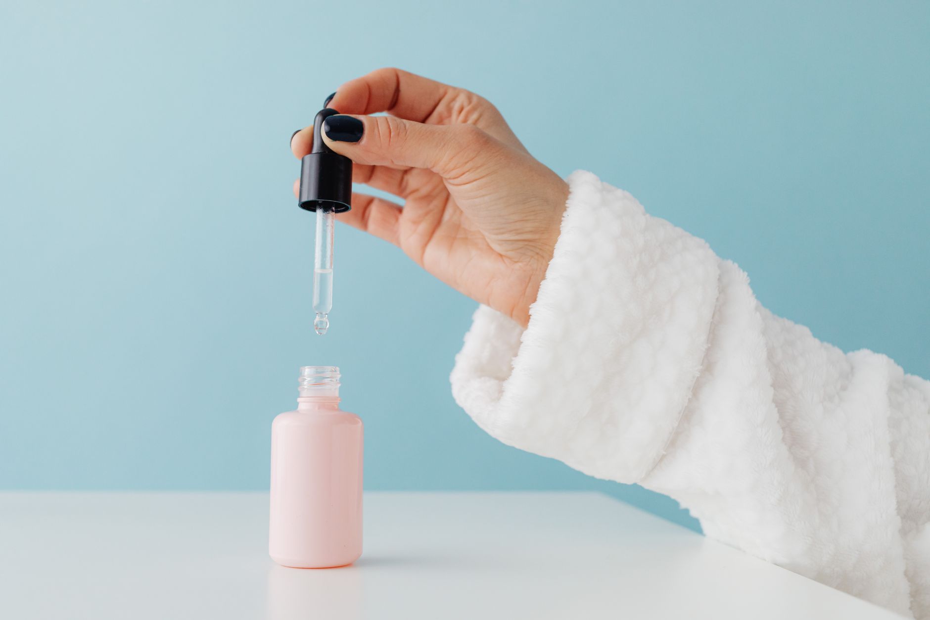Does Niacinamide Help With Blackheads and Blemishes? - Featured image