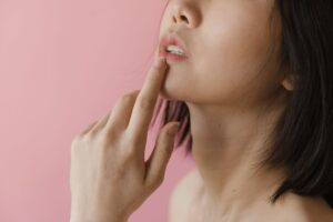 Jawline Cystic Acne: When to See a Dermatologist - Featured image