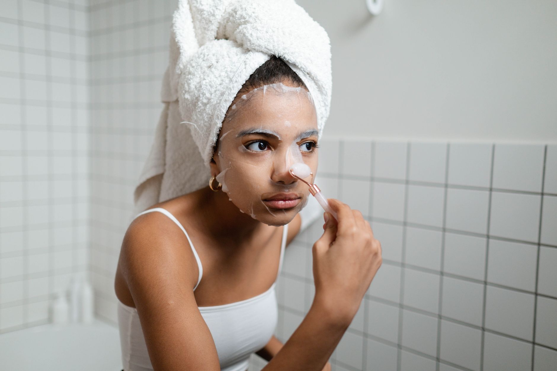 Kylie Jenner's Primer vs Rhode Glazing Milk for Acne-Prone Makeup Prep - Featured image