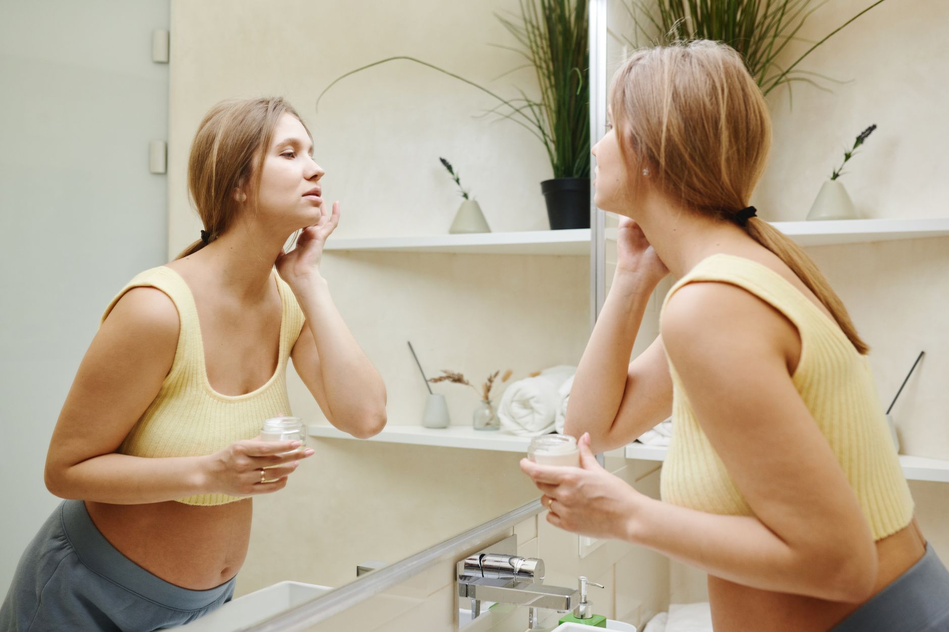 Pretreatment Pregnancy Testing Under iPLEDGE in 2026: A Verification Checklist for Adult Acne Patients - Featured image