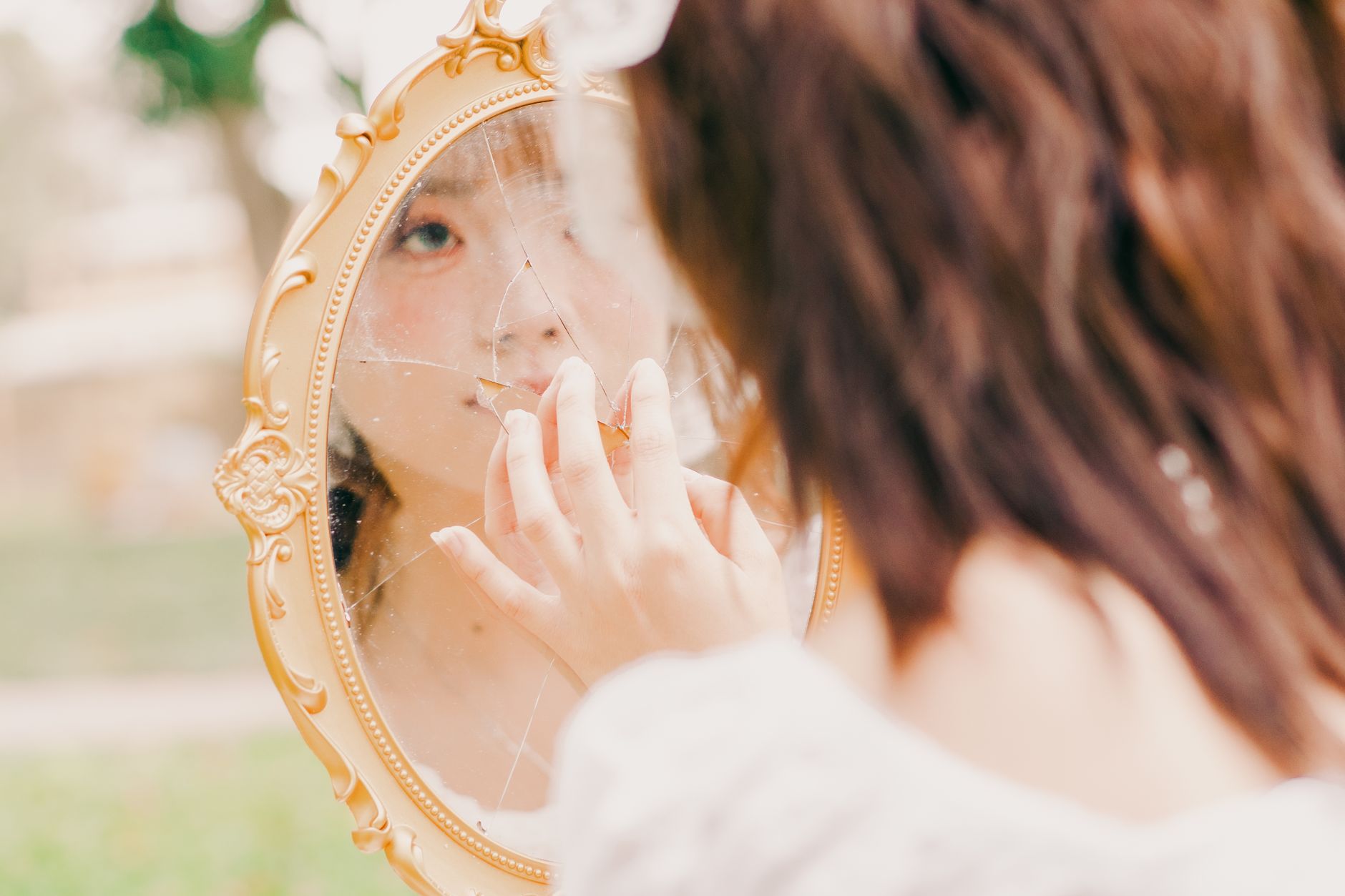 Psychological Burden Across Acne Severity in 2026 Research: When Teens With Acne Should Seek Additional Support - Featured image