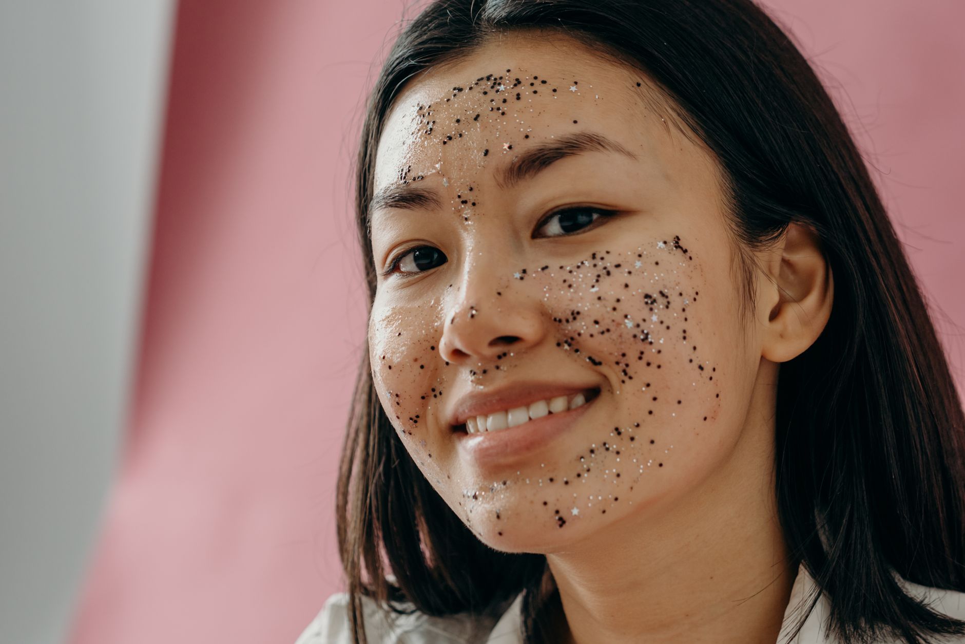 Rare Beauty Foundation Over Peeling Acne Skin: What Can Help Makeup Sit Better? - Featured image