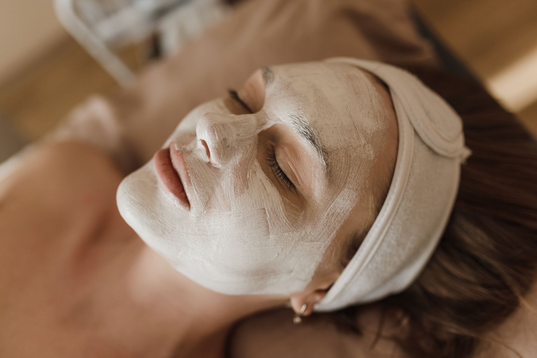 Recovery and Pigment Safety in the 2026 Split-Face Acne Scar Trial: Cost, Sessions, and Downtime Questions for People With Skin of Color - Featured image