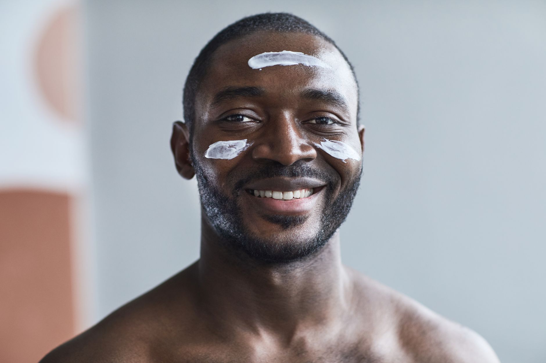 Retinol for Men With Acne: How to Start Without Irritation - Featured image