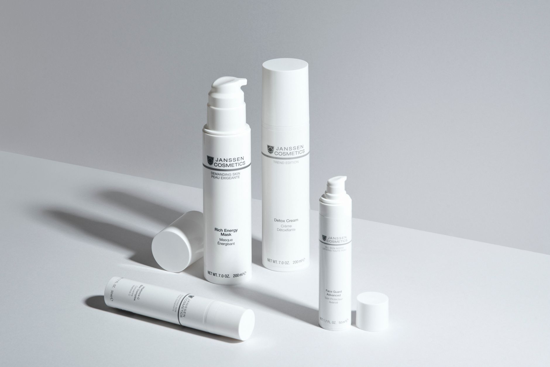 The 2026 Global Delphi Consensus on Acne and the Microbiome: A Source-Checked 2026 Briefing for People With Acne-Prone Skin - Featured image